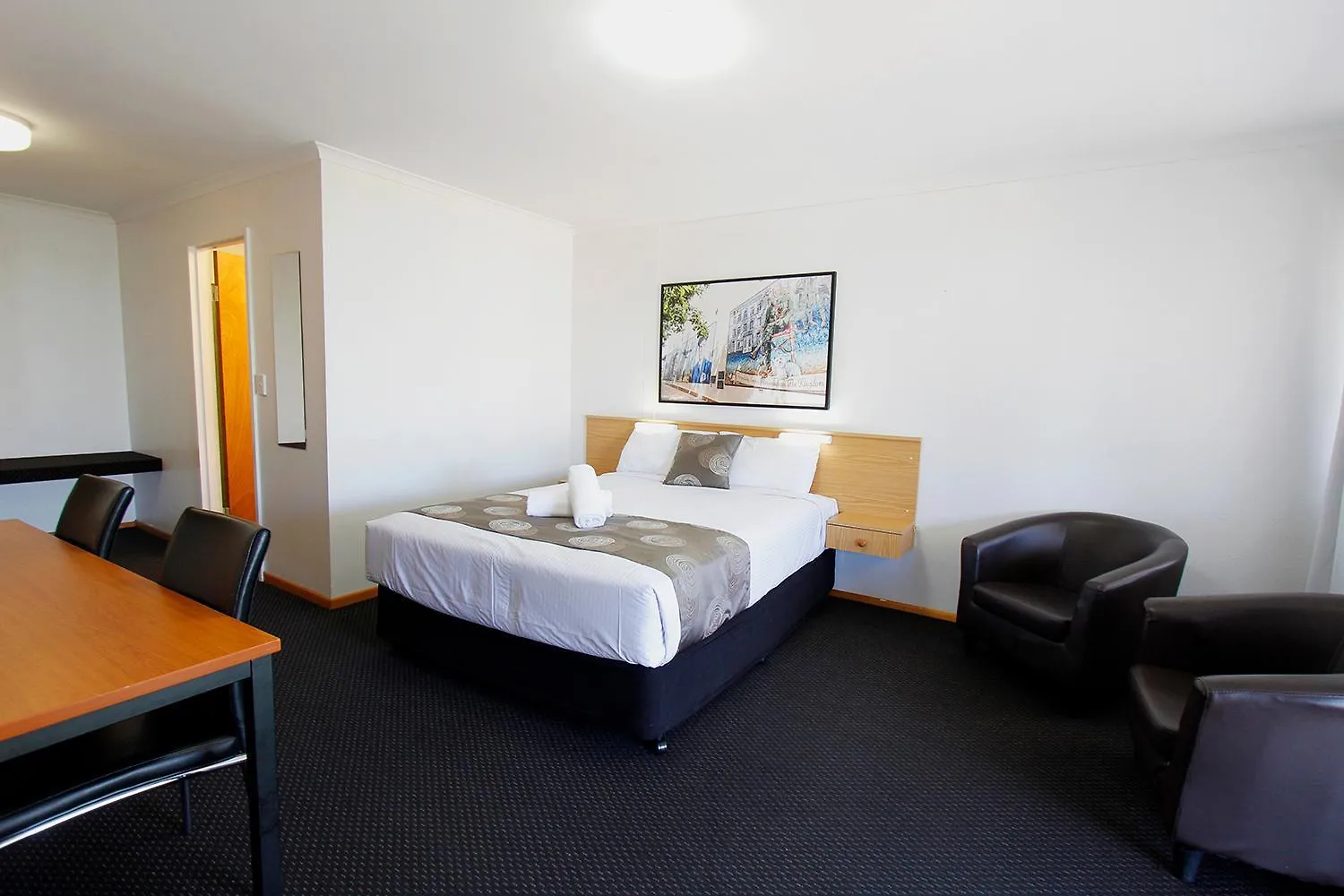 ****  Blue Shades Motel Maryborough Australia